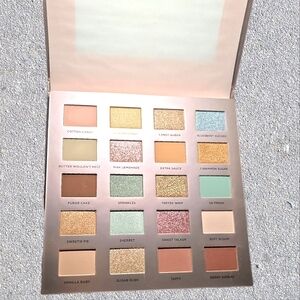 NIB ICONIC London Treat Yourself Eyeshadow Palette